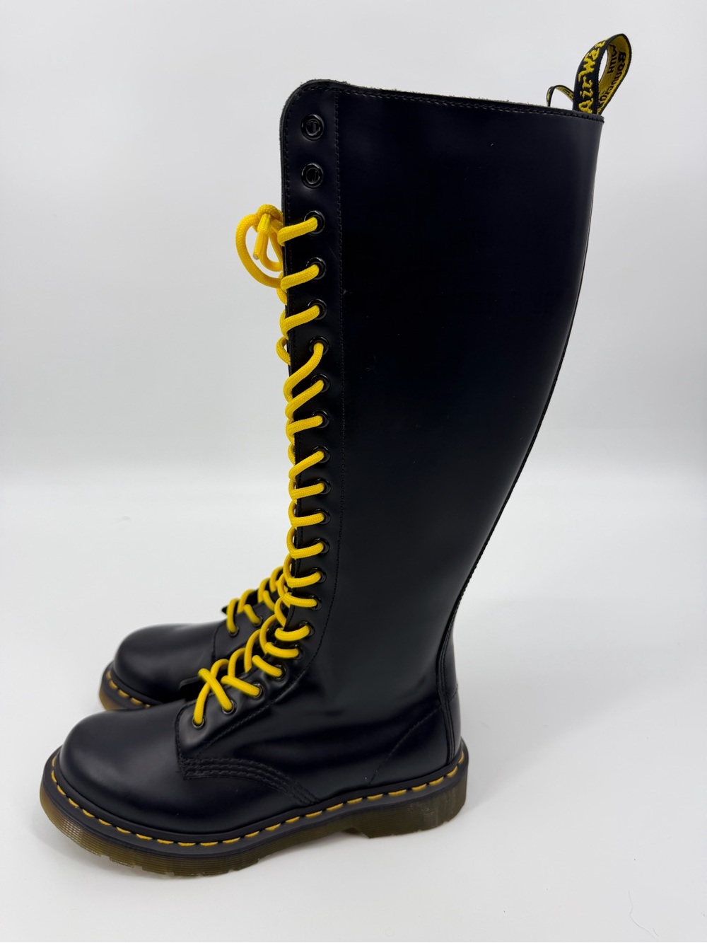 Dr. Martens 1B60 Leather Knee High Boots Leather Black Size 7